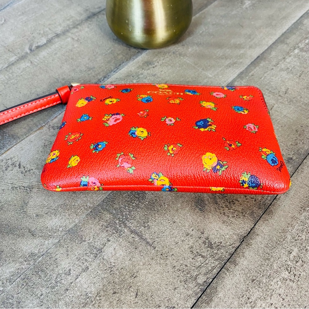 Coach Corner Zip Wristlet “Mini Vintage Rose Print" Clutch - Picture 4 of 9